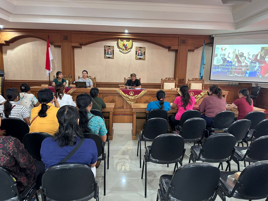 Bimtek Bank Sampah dari Merah Putih Hijau